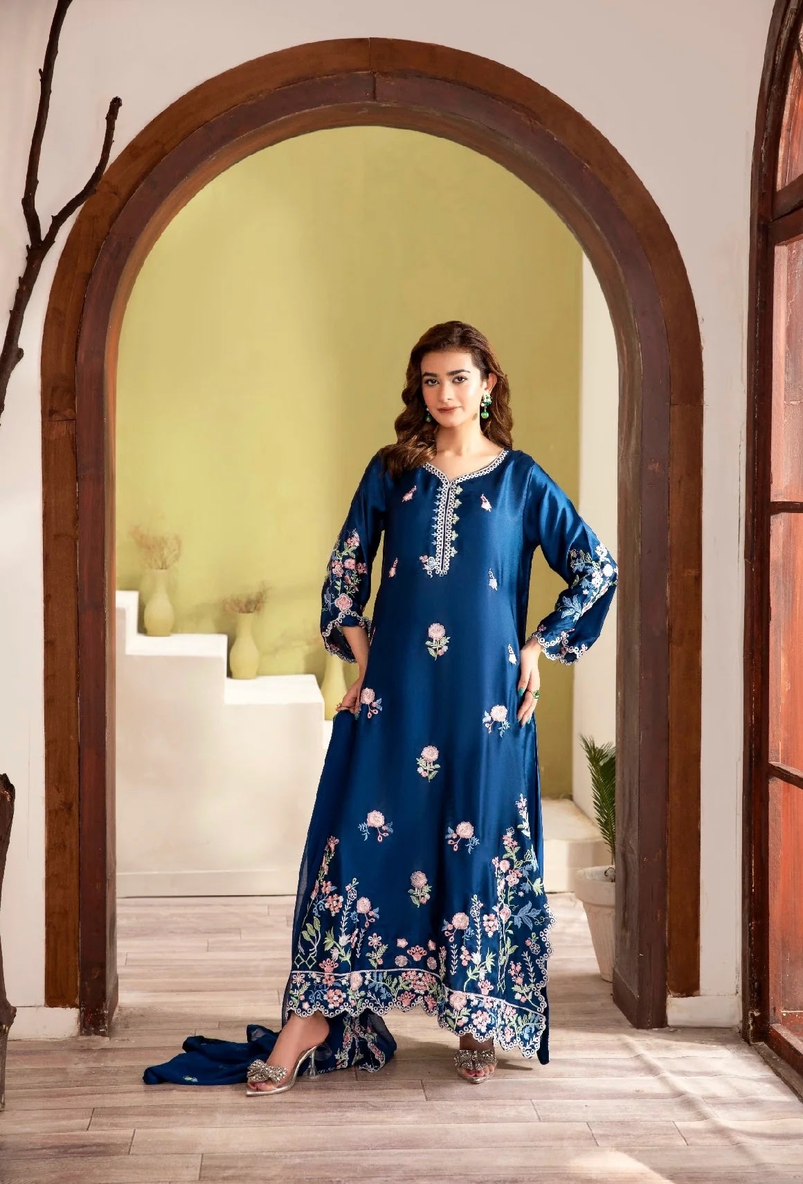 Navy blue kaftan 3-piece set worn with dupatta