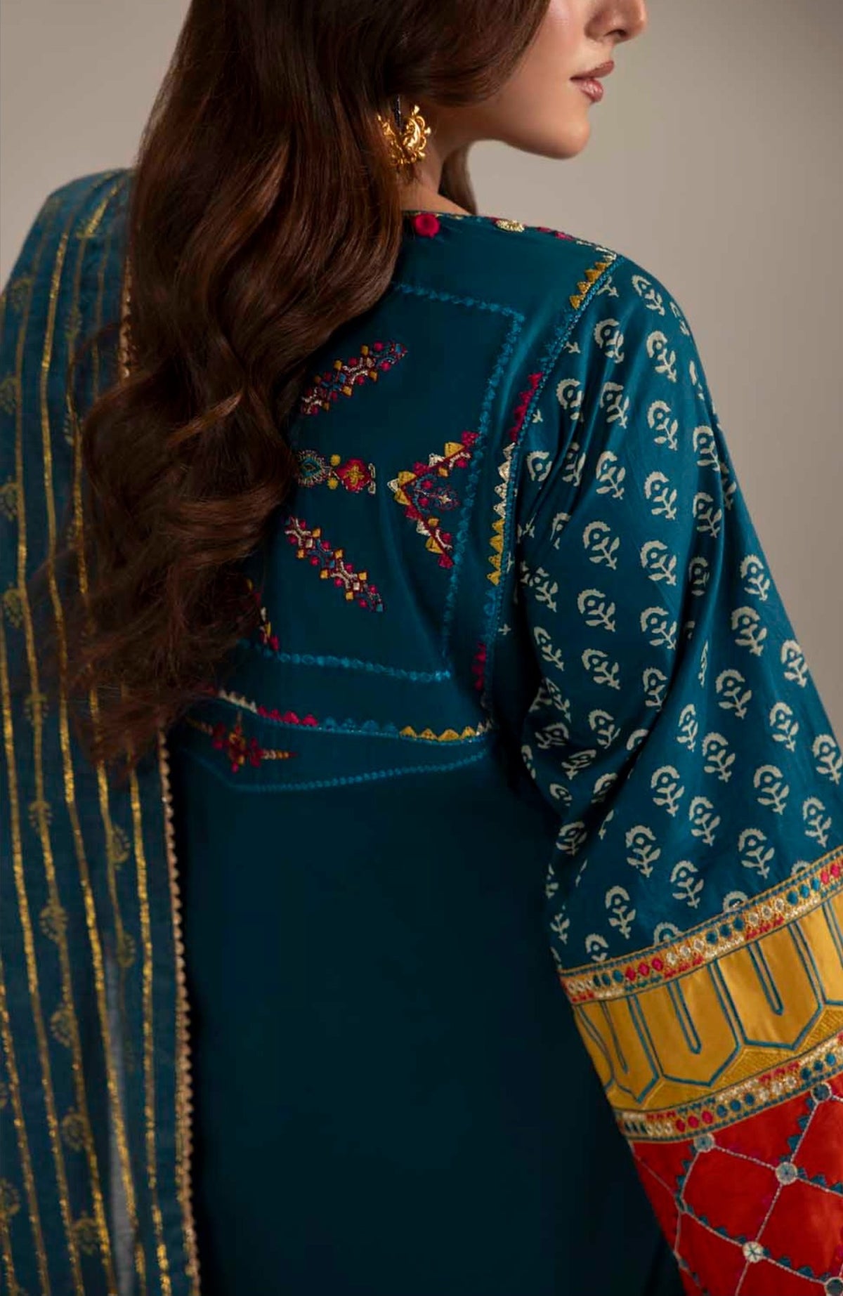 Zahra Rubab ZR-2634 Zinc - back close-up